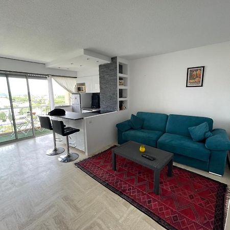 Beau Studio Dans Residence Avec Piscine Et Vue Sur La Ville - 5Min Des Plages Mandelieu エクステリア 写真